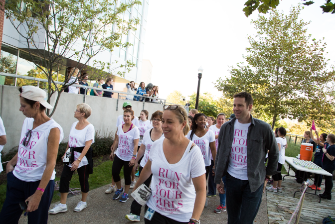 #AerieSupports Bright Pink