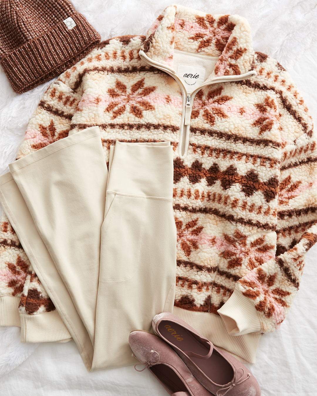 Traveling Home For The Holidays: Here's What To Pack - #AerieREAL Life
