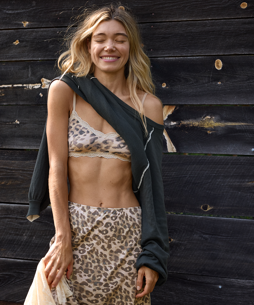 Woman in Aerie loungewear.