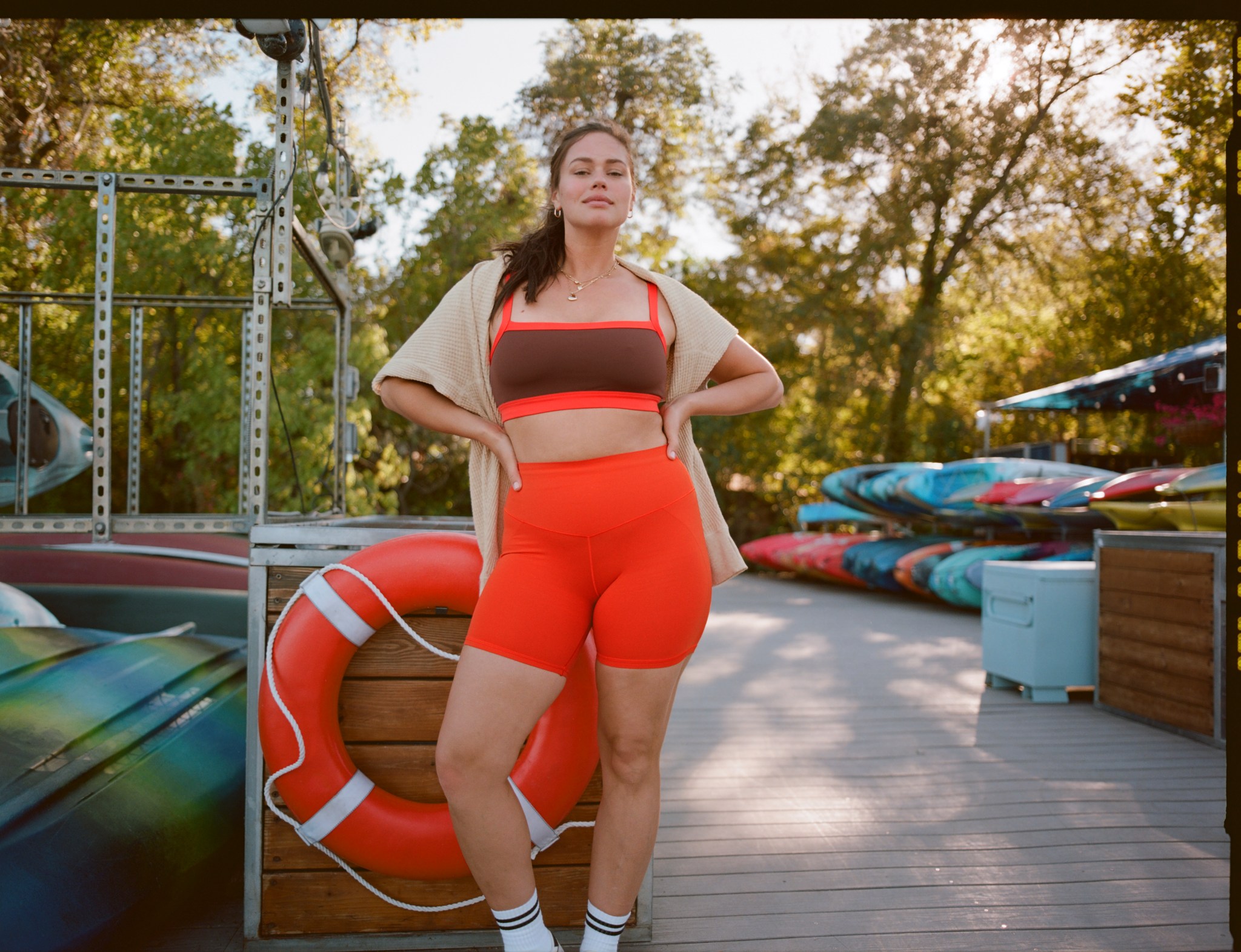 Woman in color blocked OFFLINE by Aerie activewear.